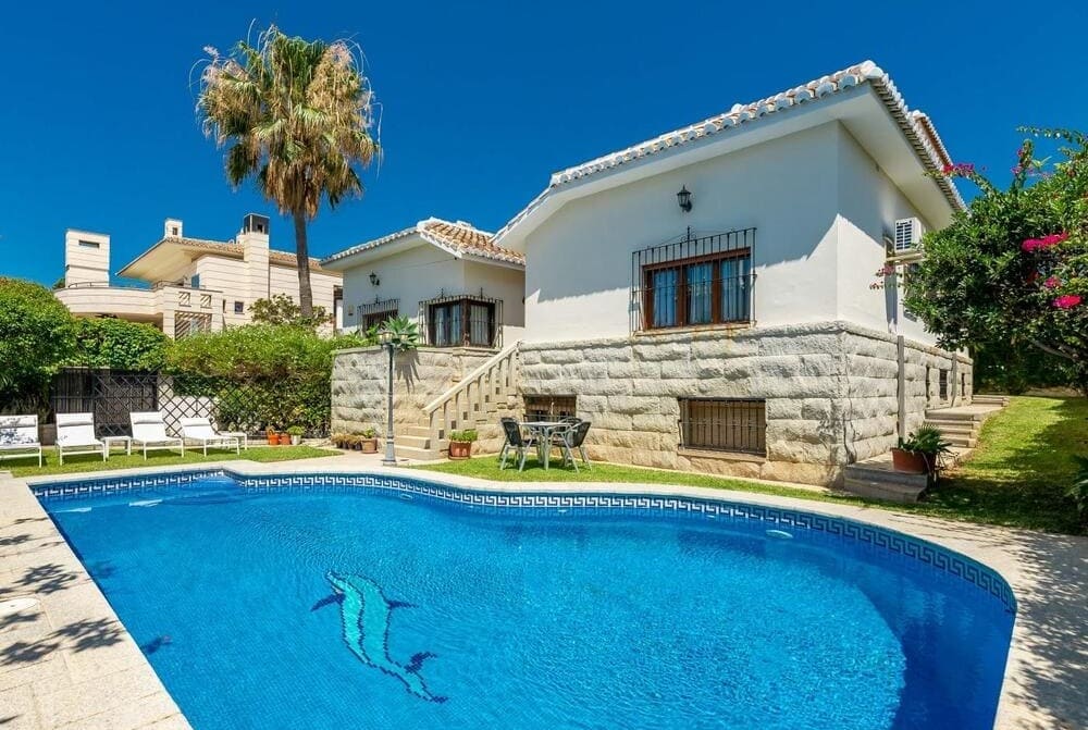 How much can you earn by renting out a villa in Benalmadena